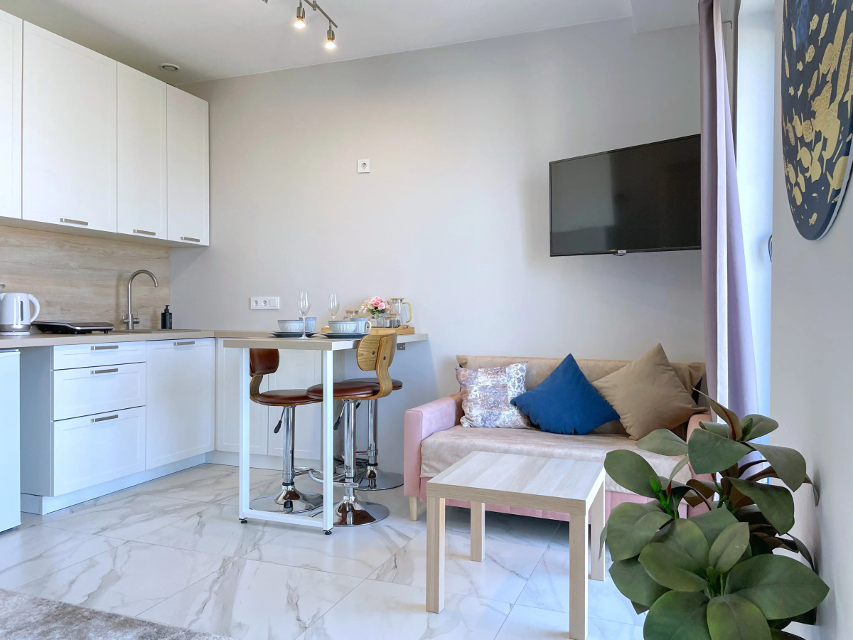 Апартаменты с Панорамными Окнами на 14 Этаже Небоскреба Бизнес-Класс в ЖК D1