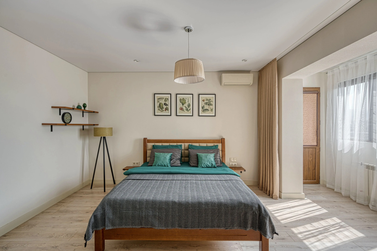 Апартаменты 36. Самый центр. Вид на город и горы. Идеально для командированных и туристов.