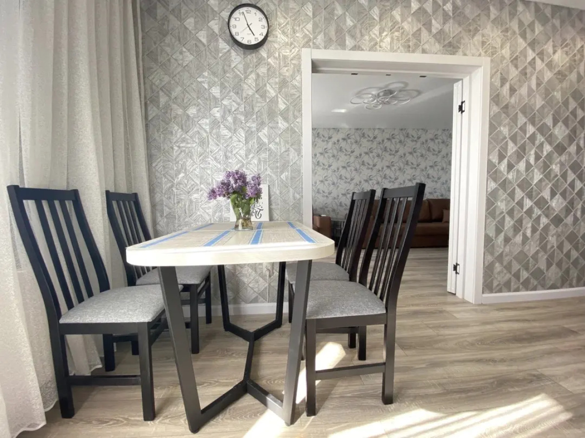 Квартира Поделам на Кислова 27