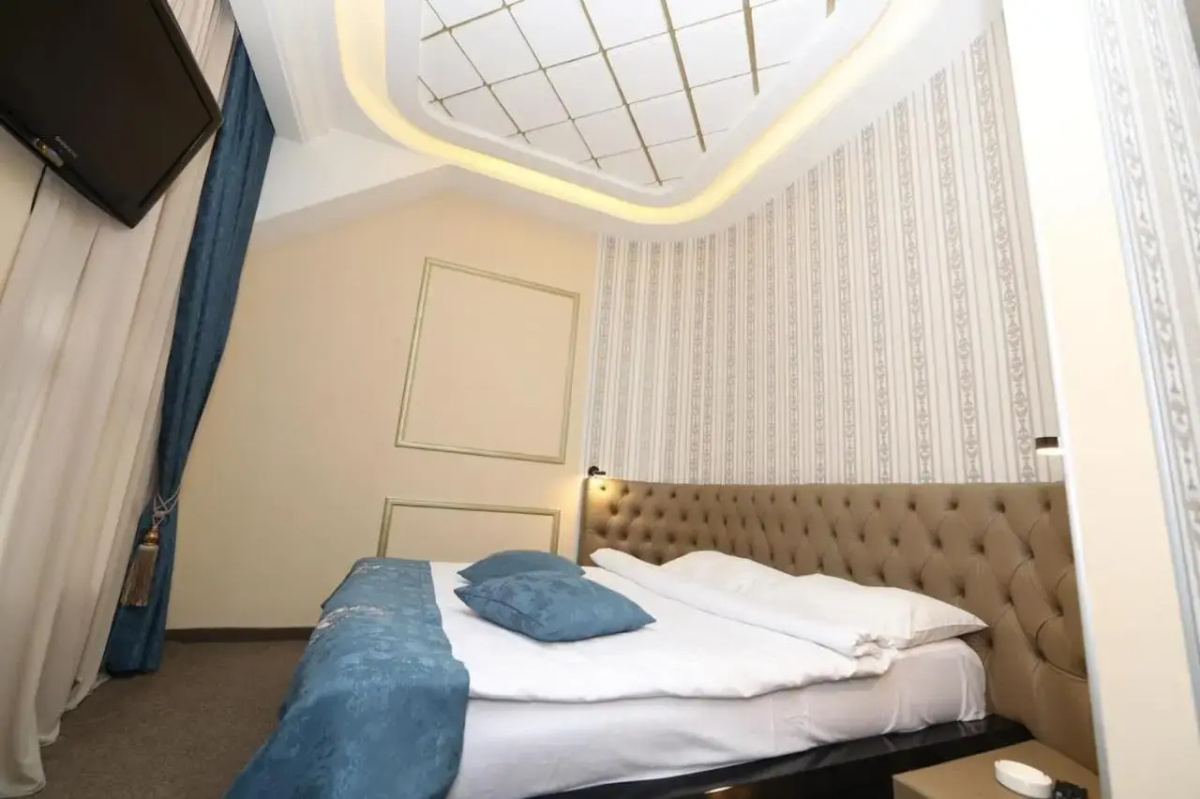 Отель Roma Yerevan & Tours
