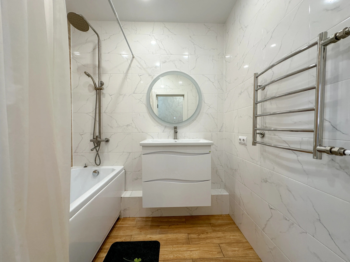 Квартира Трехкомнатная Оптимистов 9