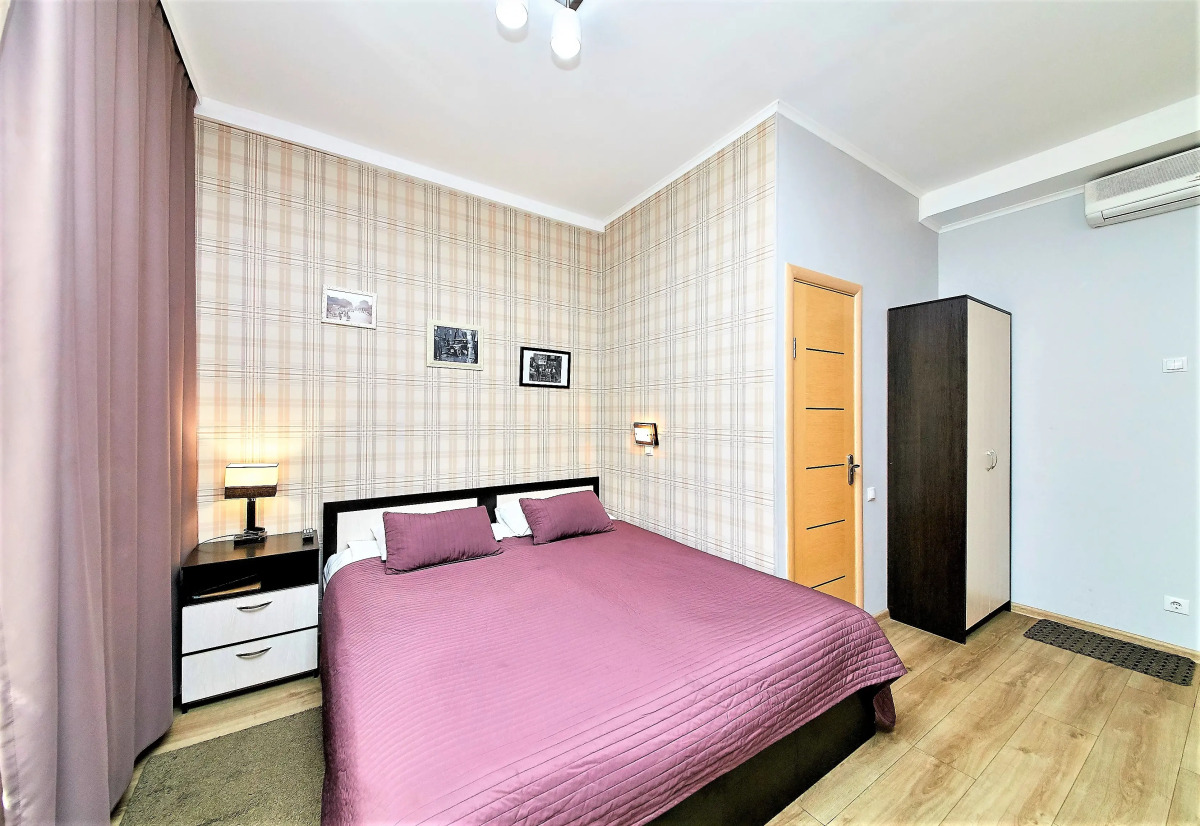 Отель Априори