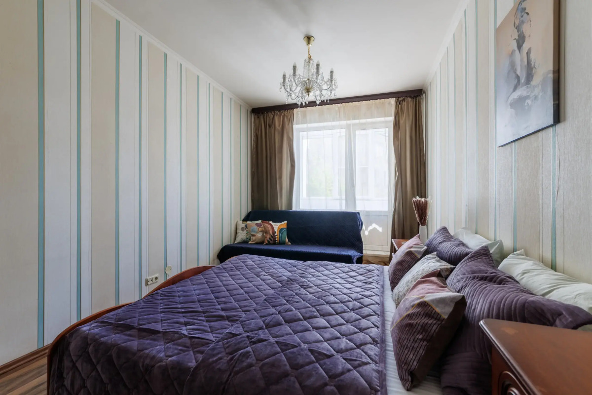 Апартаменты с 3 спальнями на Моисеенко 5 - 8 человек