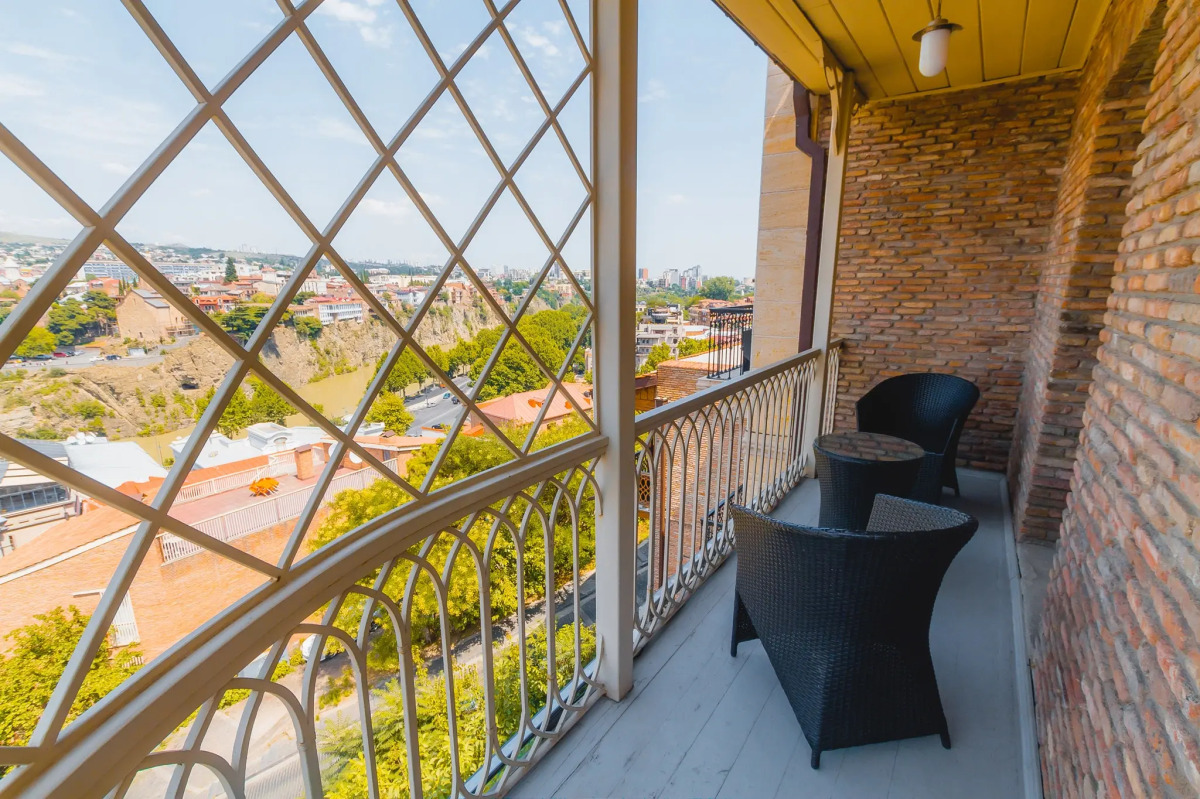 Отель Citadel Narikala