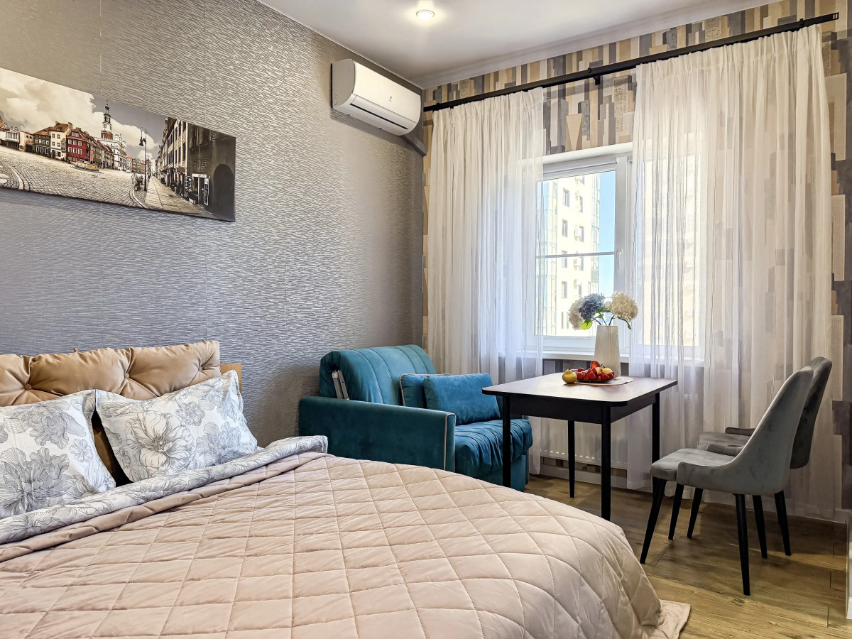 Квартира Уютная студия с потрясающим видом на море в центре