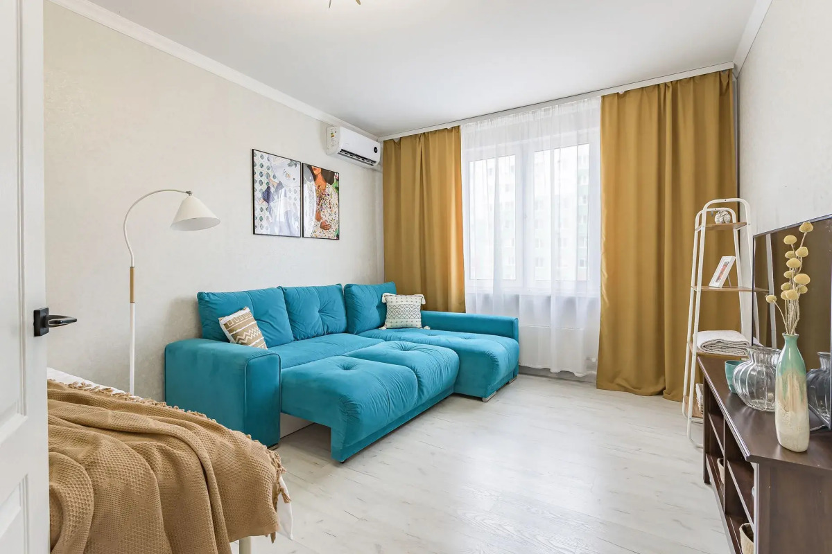 Апартаменты однокомнатные на ул.Бурнаковской 81, м.Сова-Дом