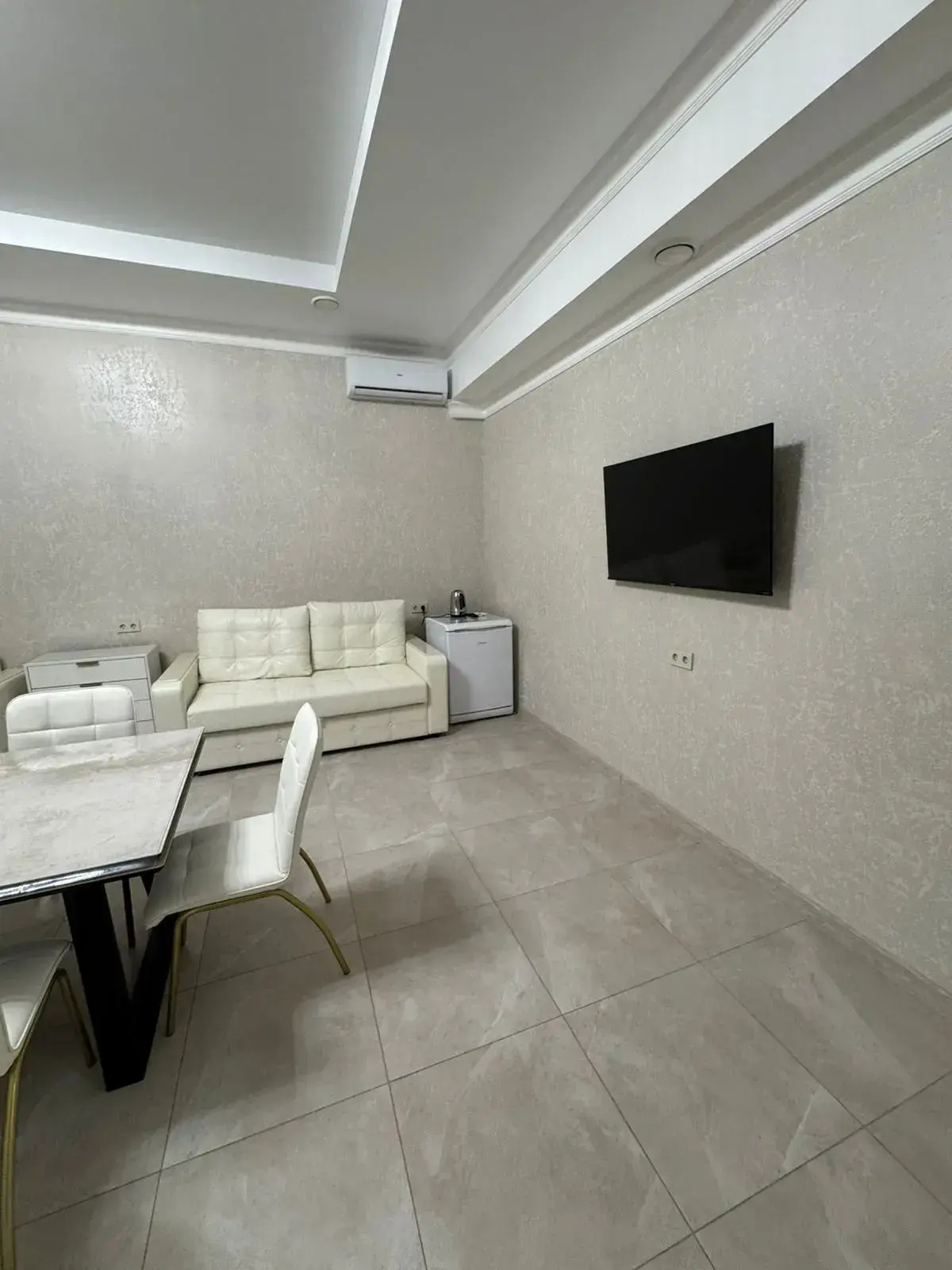 Отель Амаро