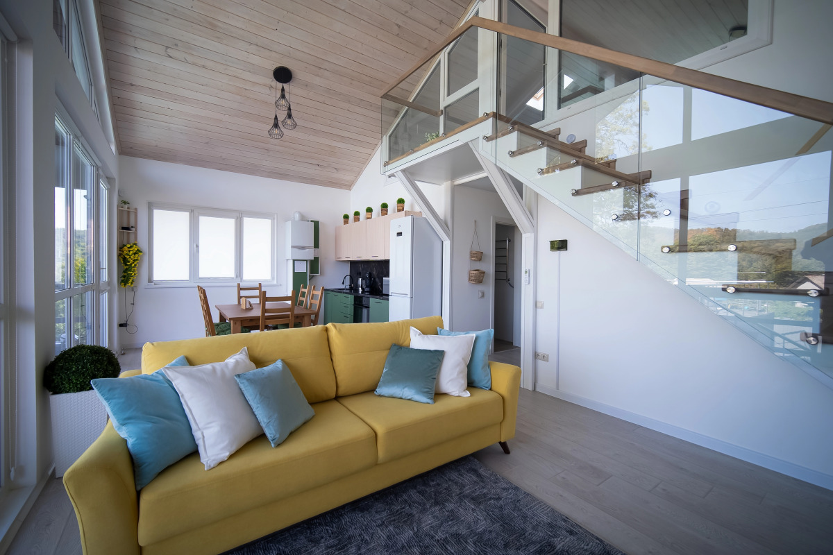 Частный Дом с Бассейном Мансардой и Видом на Горы