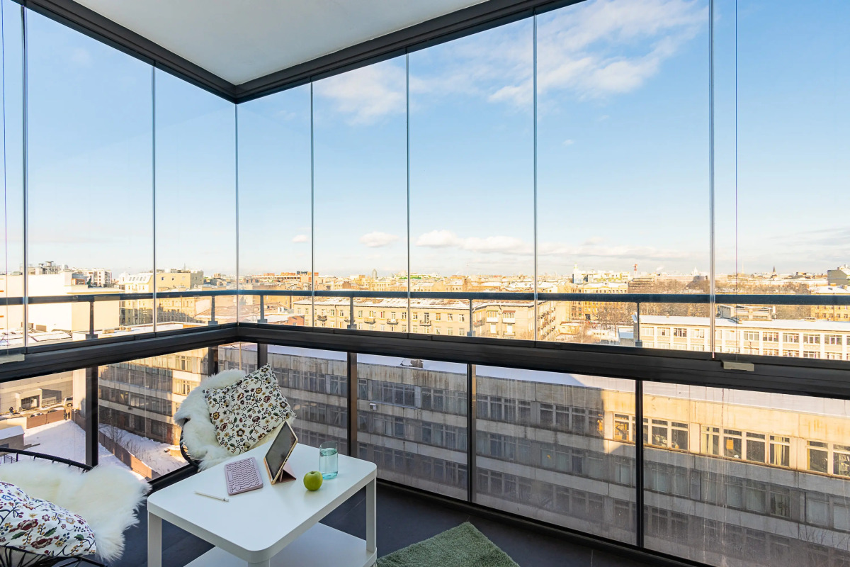 Апартаменты с панорамными окнами в центре Васильевского острова.