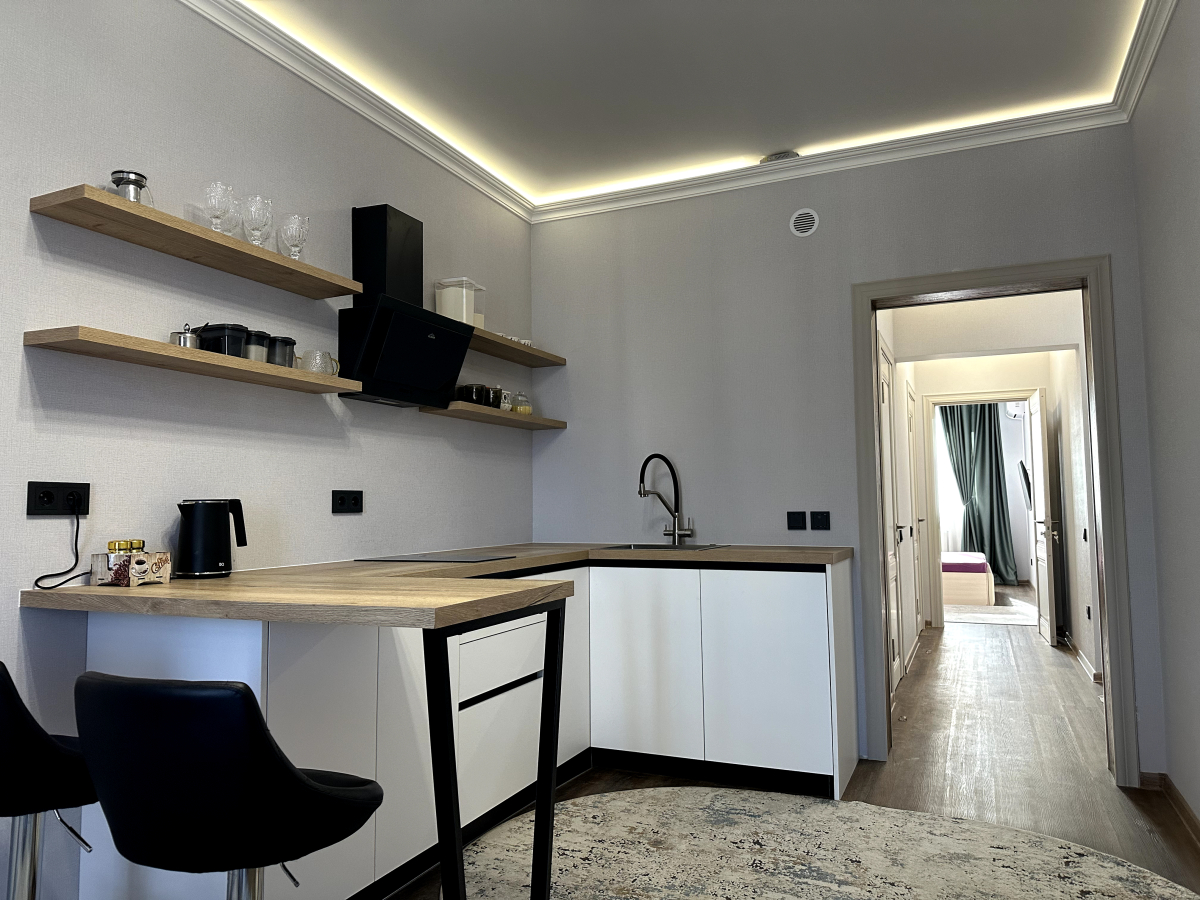 Аппартаменты "Эленика" двухкомнатная квартира в Махачкале с видом на озеро и мечеть