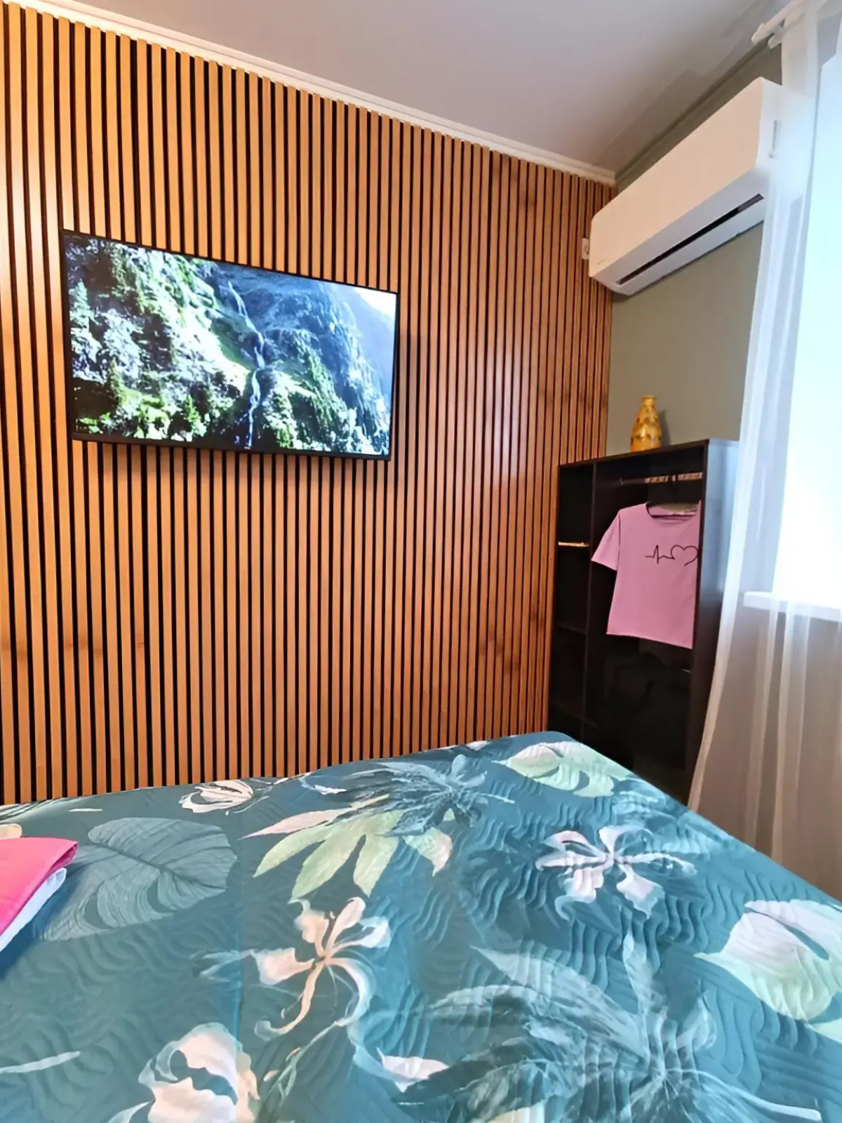 Апартаменты Двухкомнатные на втором этаже с балконом