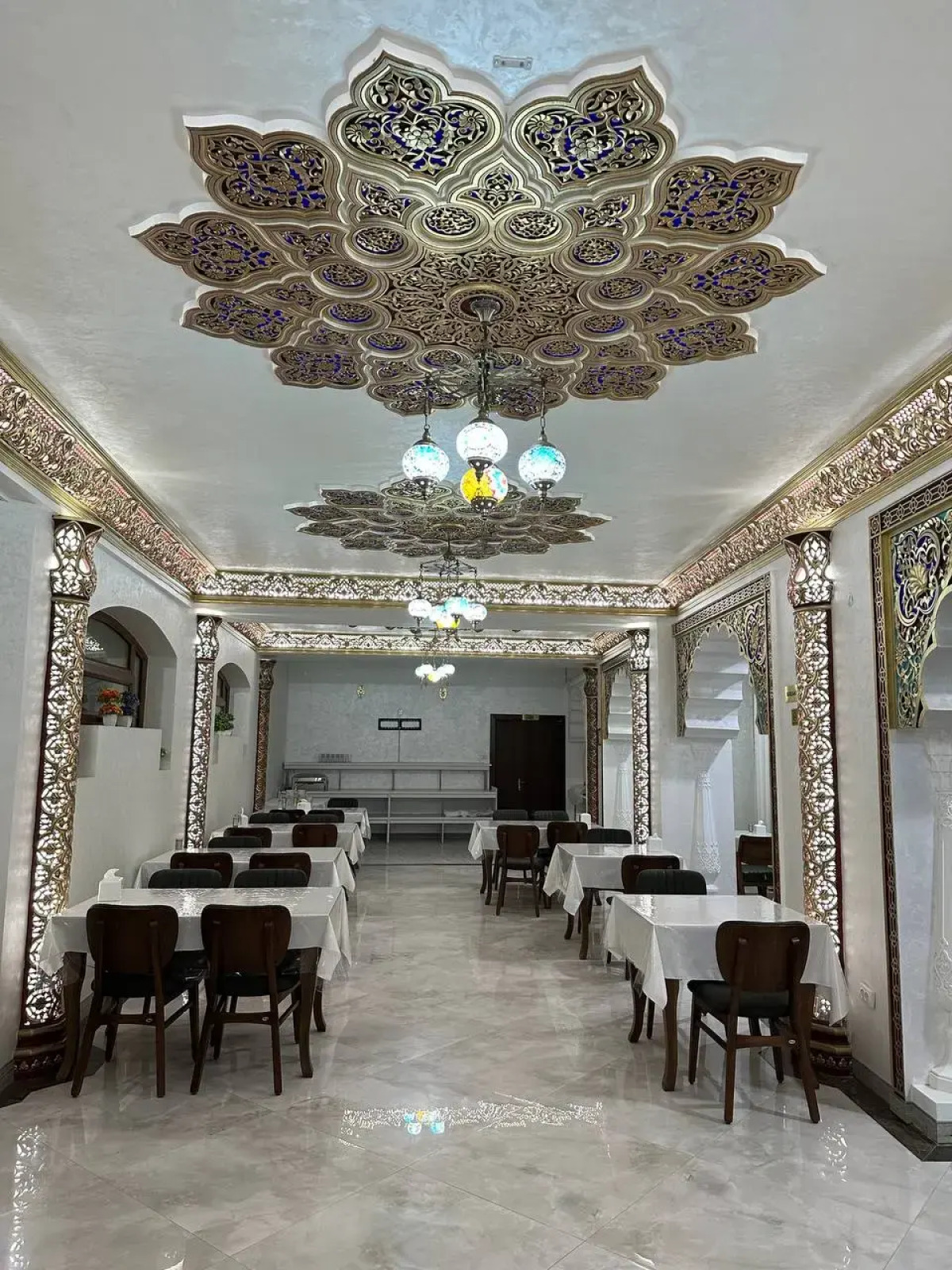 Отель Ayvan Plaza