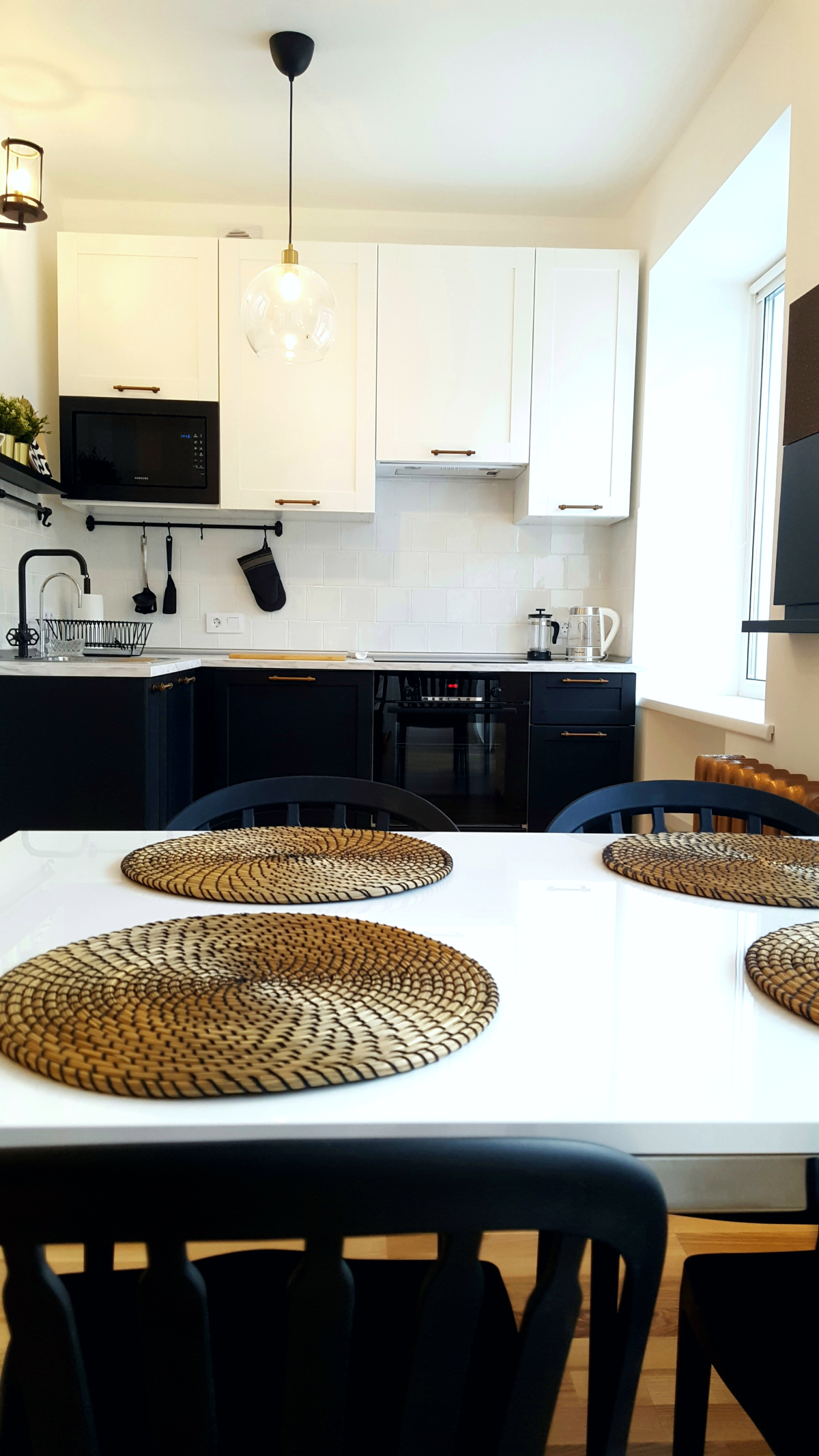 Квартира с прекрасными видами в центре Академгородка