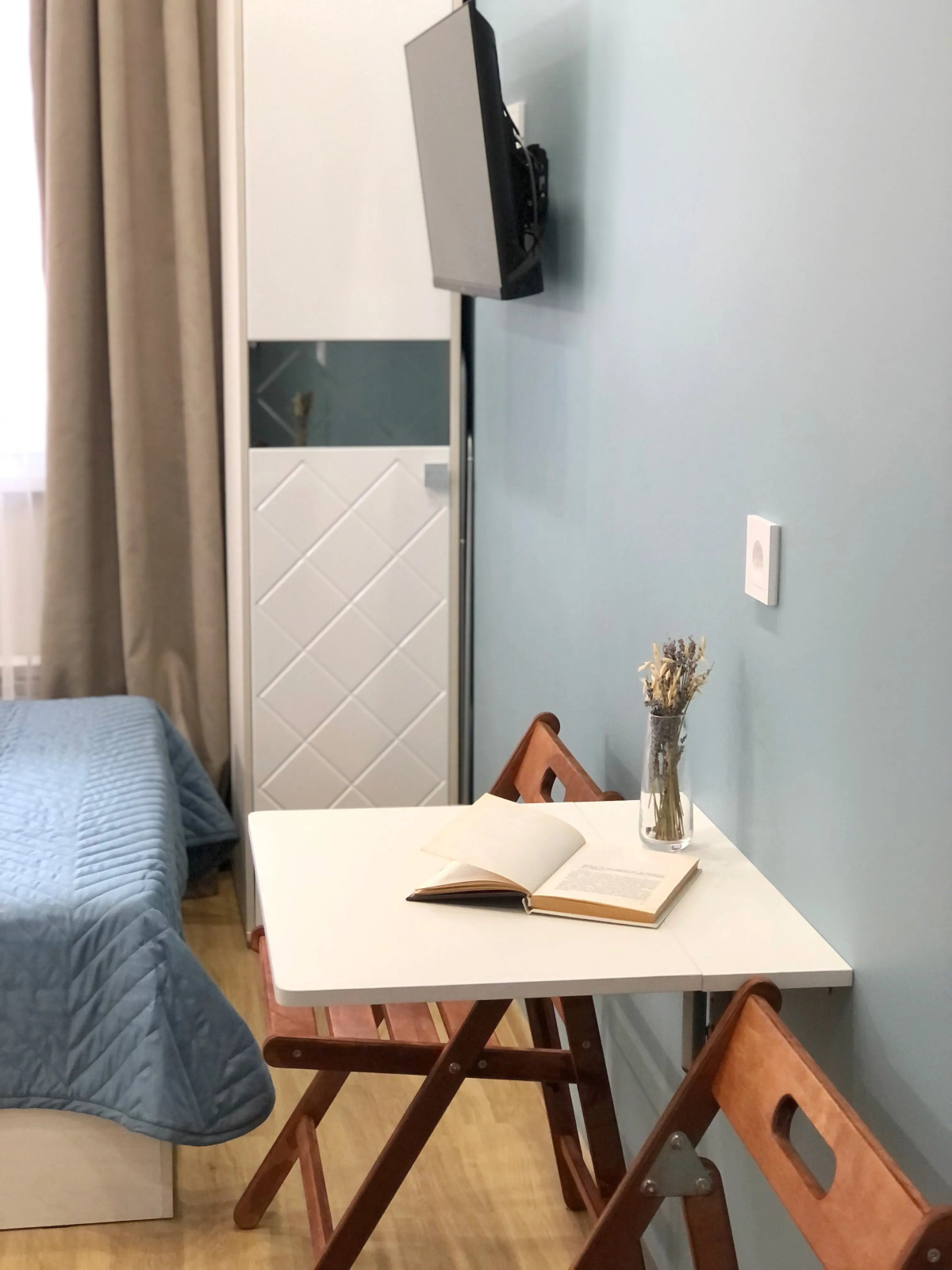 Апартаменты Озеро возле Аэропорта на 2 Гостя