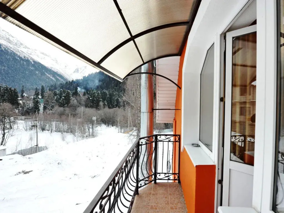 Отель Каприз