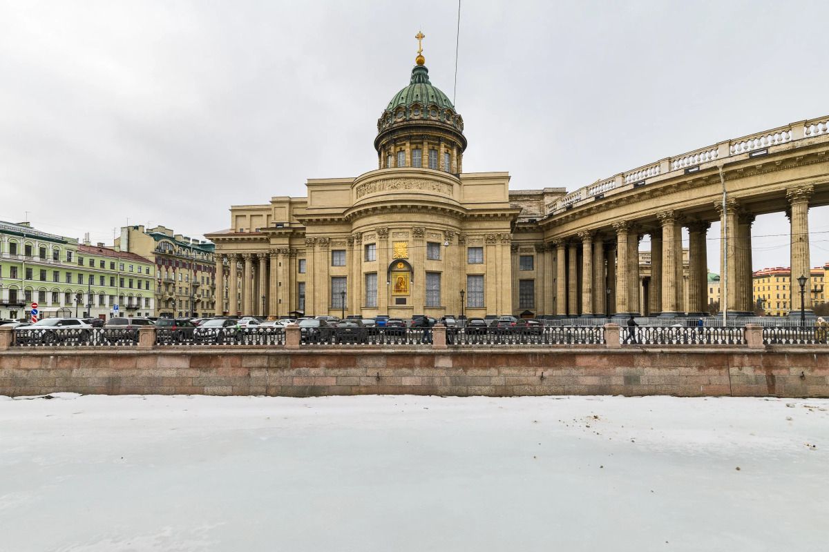 Апартаменты Напротив Казанского Собора