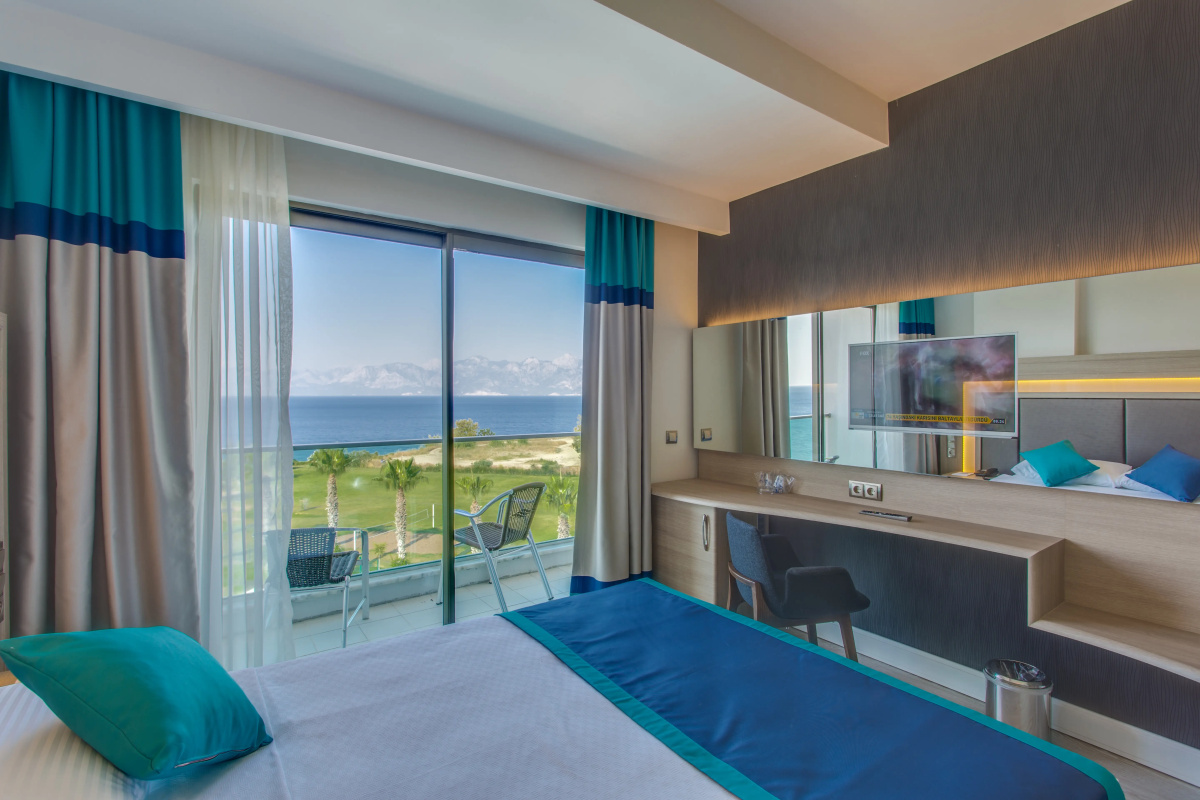 Falcon Hotel