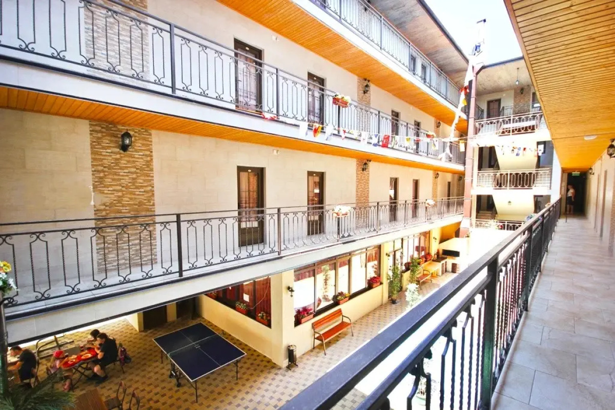 Отель Атриум