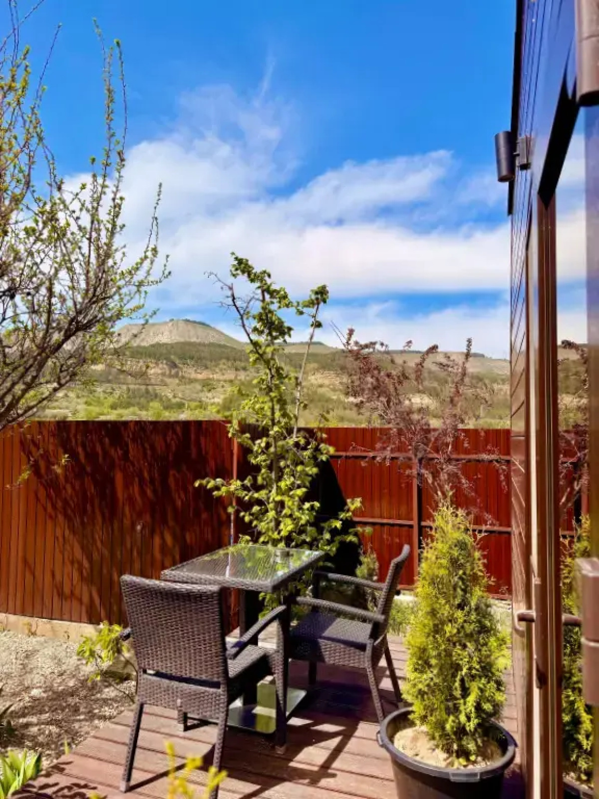 Частный дом с видом на горы