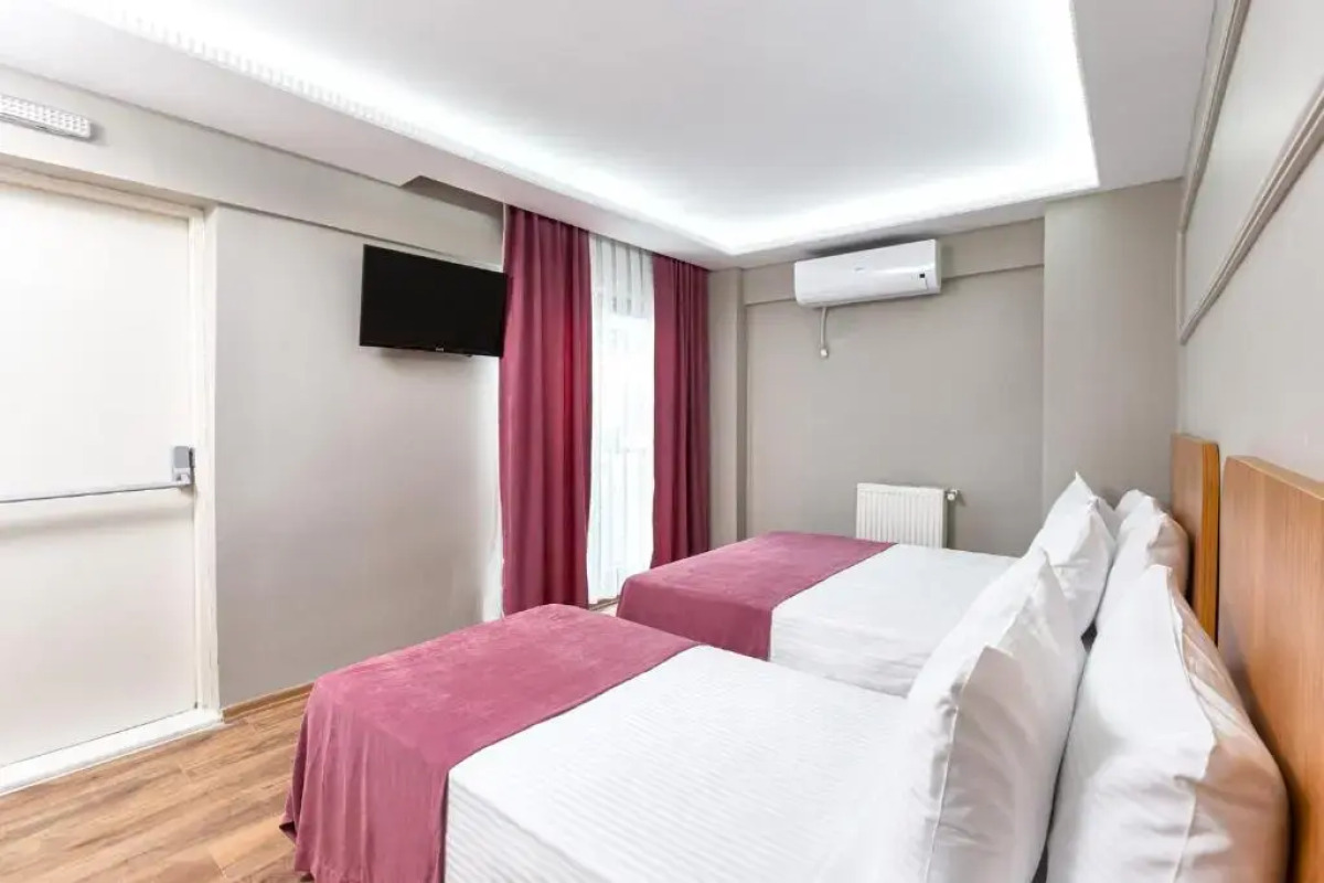 Ria Suites Hotel