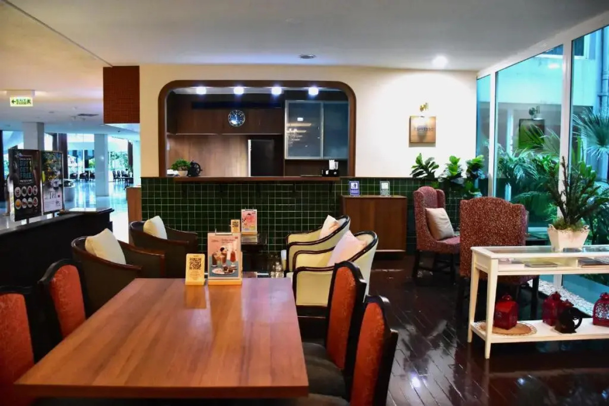 Отель Ambassador Bangkok Hotel