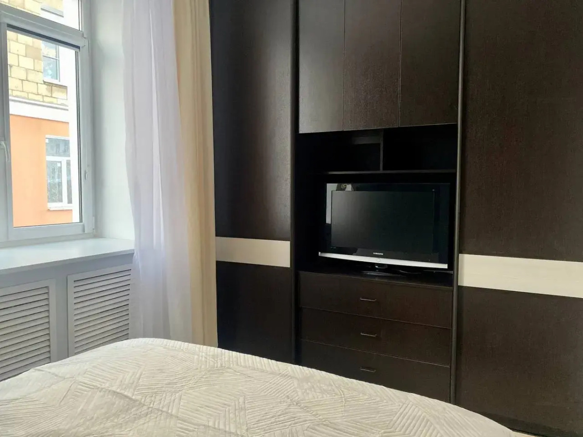 Апартаменты трехкомнатные рядом с набережной