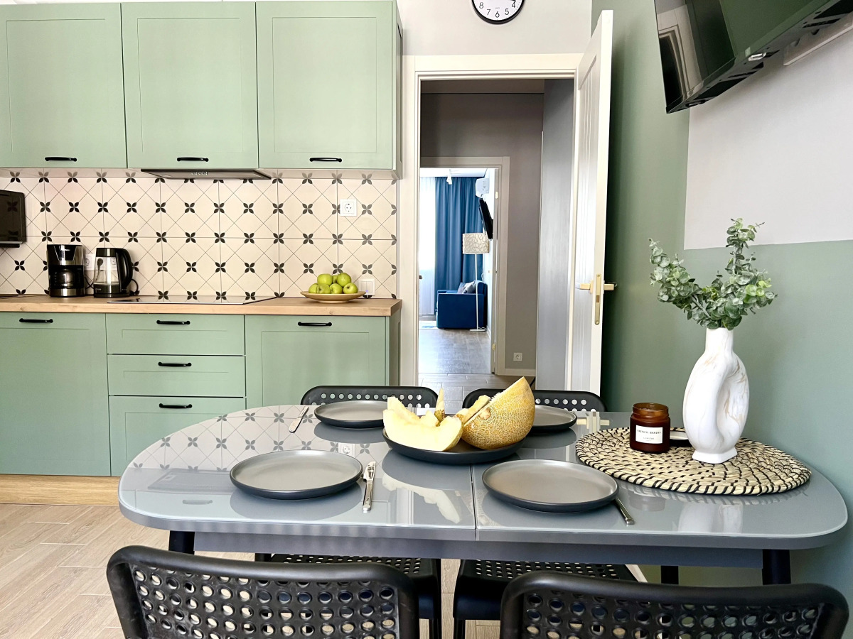 Квартира 65 м удобная для семьи напротив Казино с видом на горы