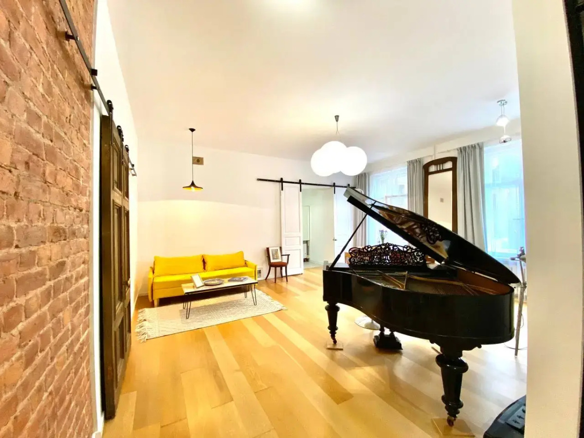 Квартира Art Tolstoy House