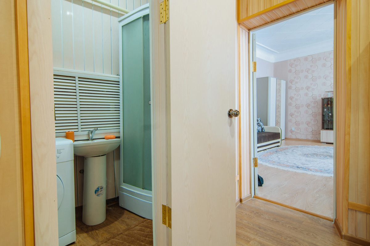 Квартира Большая однушка на Желябова