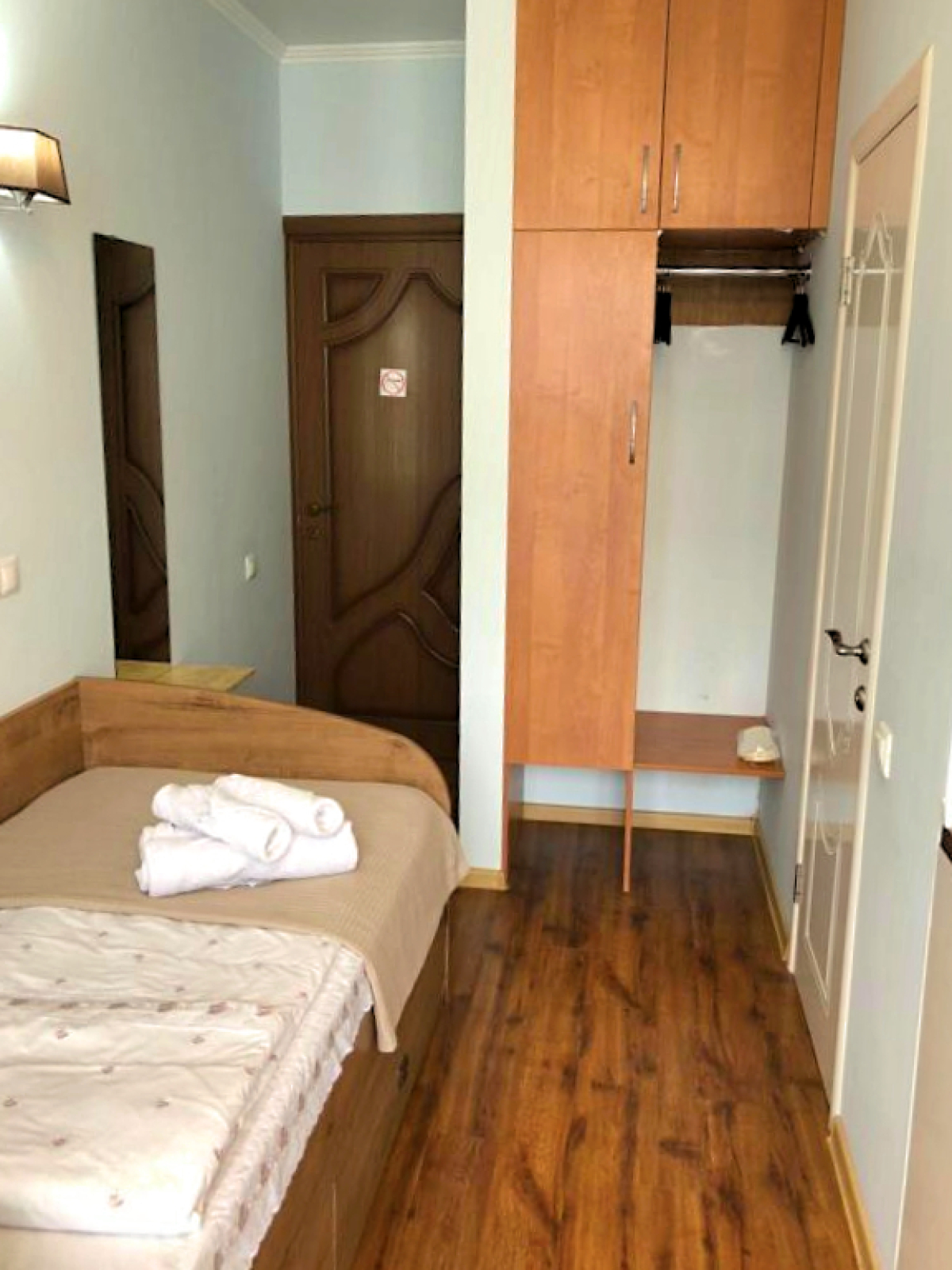 Апартаменты Маленькая студия с большим панорамным окном