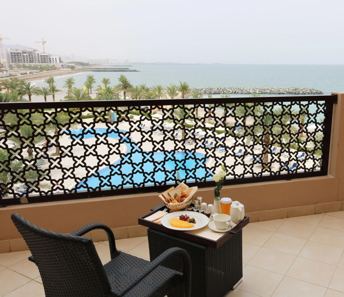 Al Bahar Hotel & Resort
