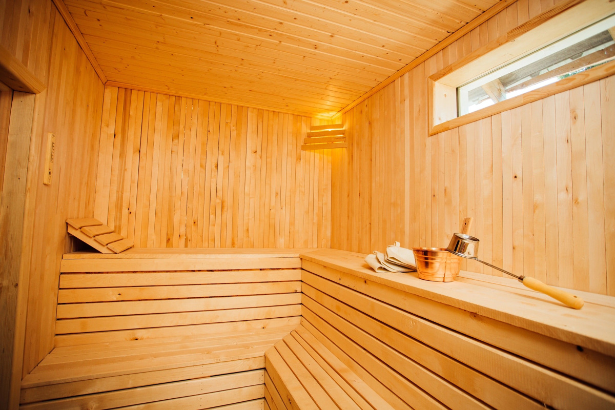 Частный дом у реки