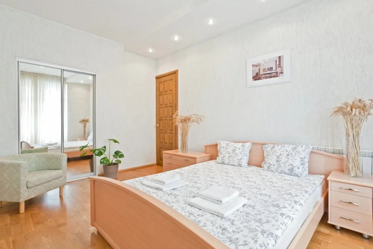 Апартаменты Кирова 1