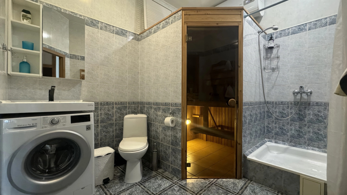 Апартаменты Таунхаус с сауной в центре у набережной