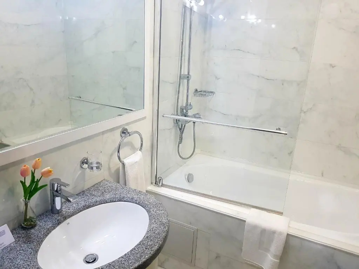 Отель Ramada by Wyndham Bishkek Centre