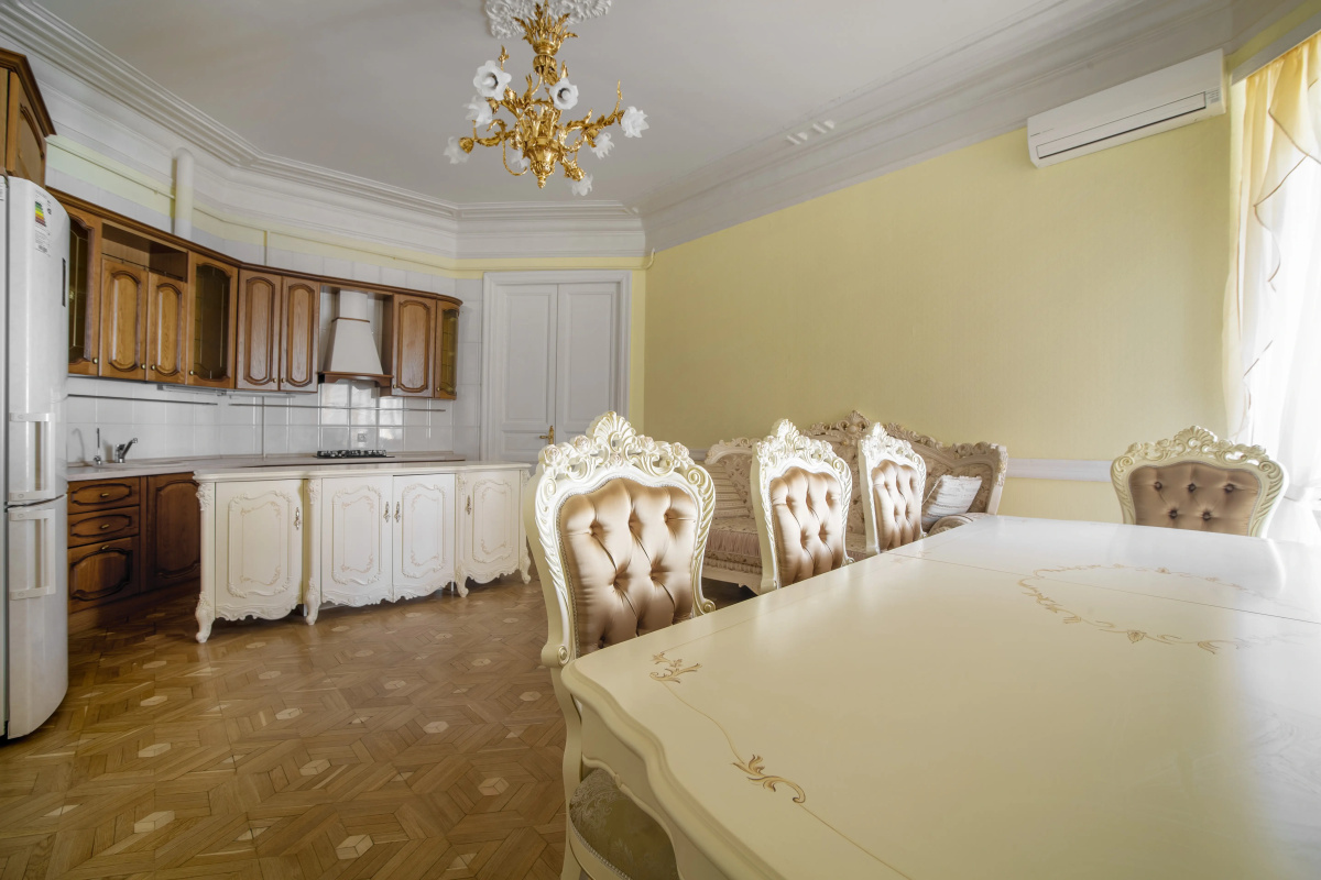 Квартира на Рубинштейна 4