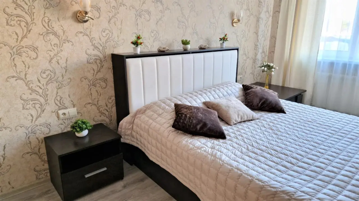 Квартира Краснозвездная 33