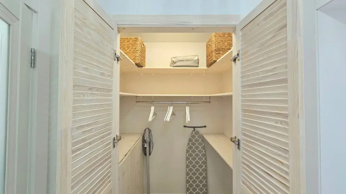 Квартира у Озера Кабан: Стильный Ремонт и Идеальное Расположение!