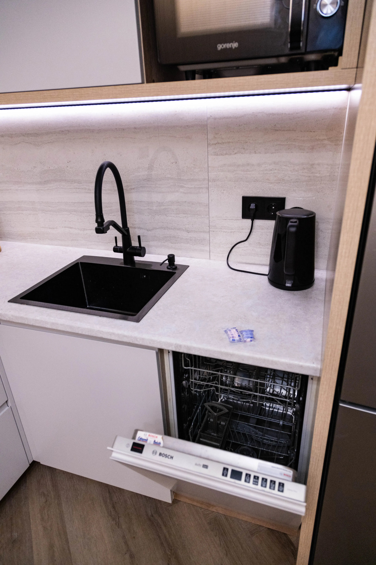 Квартира Happy House на Аделя Кутуя 100