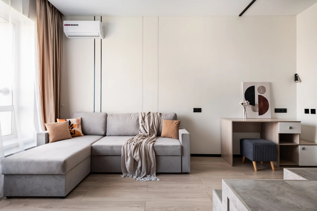 Квартира С Подиумом и выдвижной кроватью дизайнерская