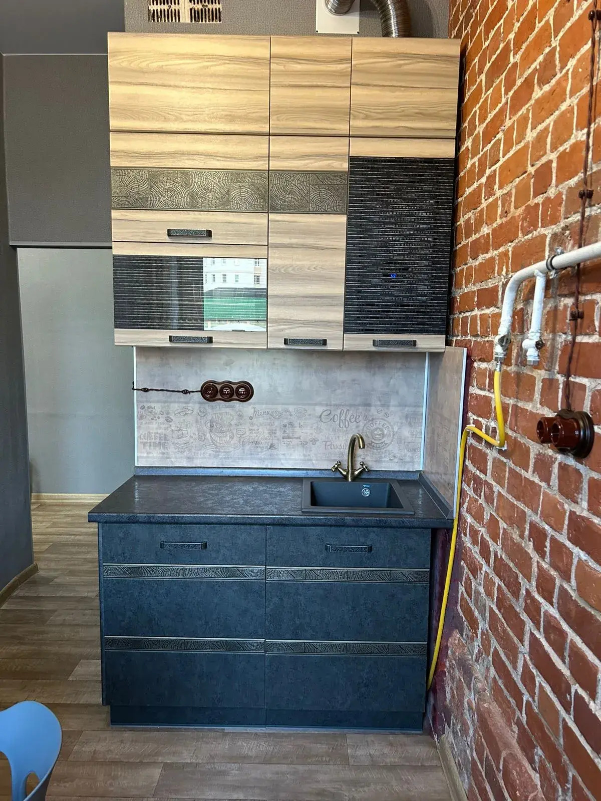 Квартира Уютный Лофт с балконом на главной улице Столицы Закатов