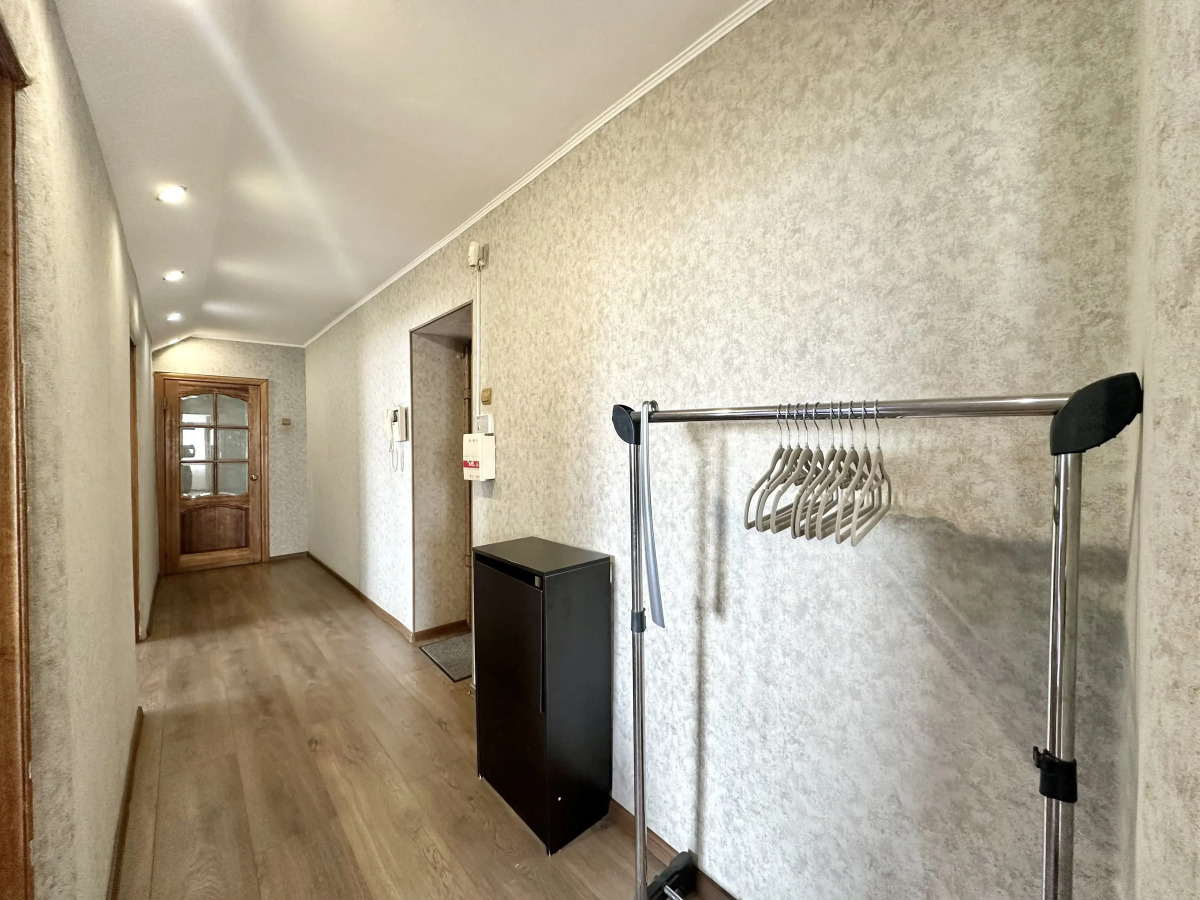 Апартаменты 3х комн на Бестужева 15 в 10 минутах от ЖД вокзала