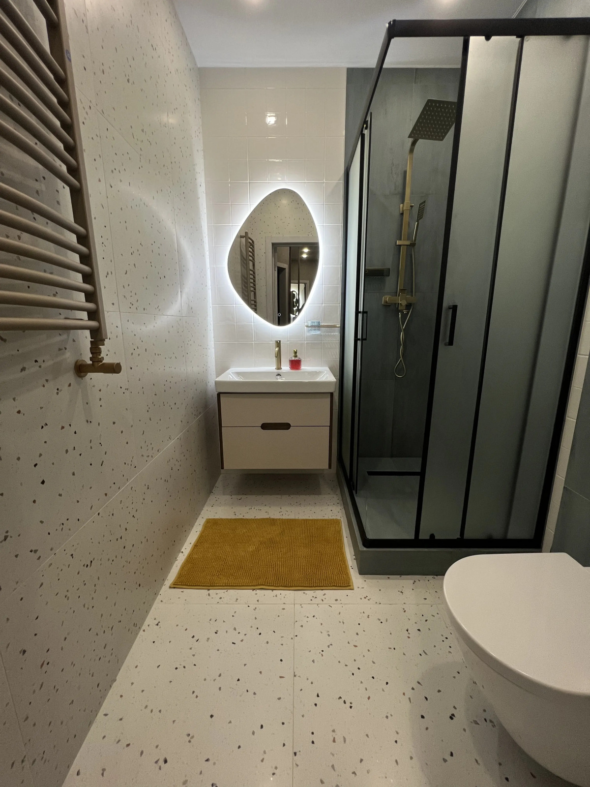 Квартира с Современным Ремонтом, Чистая и Уютная