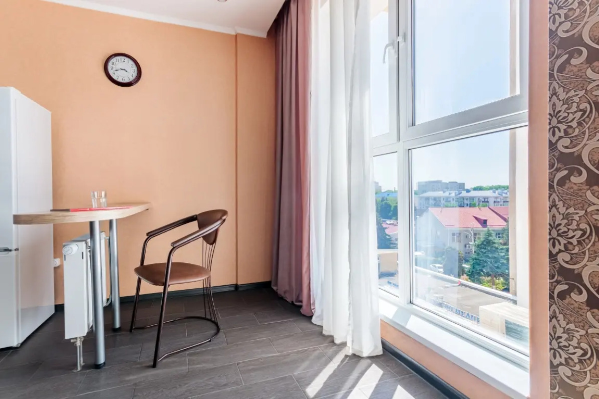 Апартаменты Студия Улучшенная Юг-Апарт на Красной 176