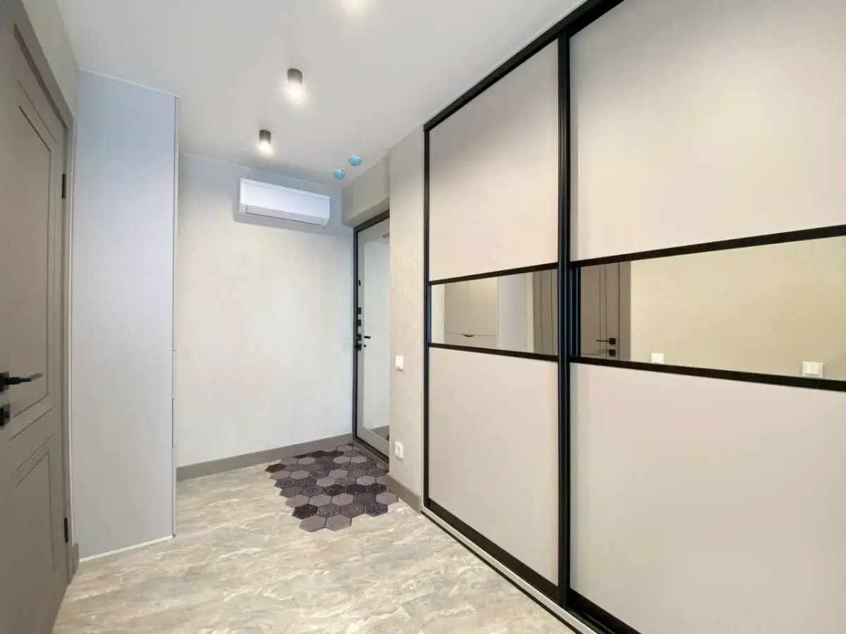 Квартира Стильная Двухкомнатная с Видом на Море во Владивостоке