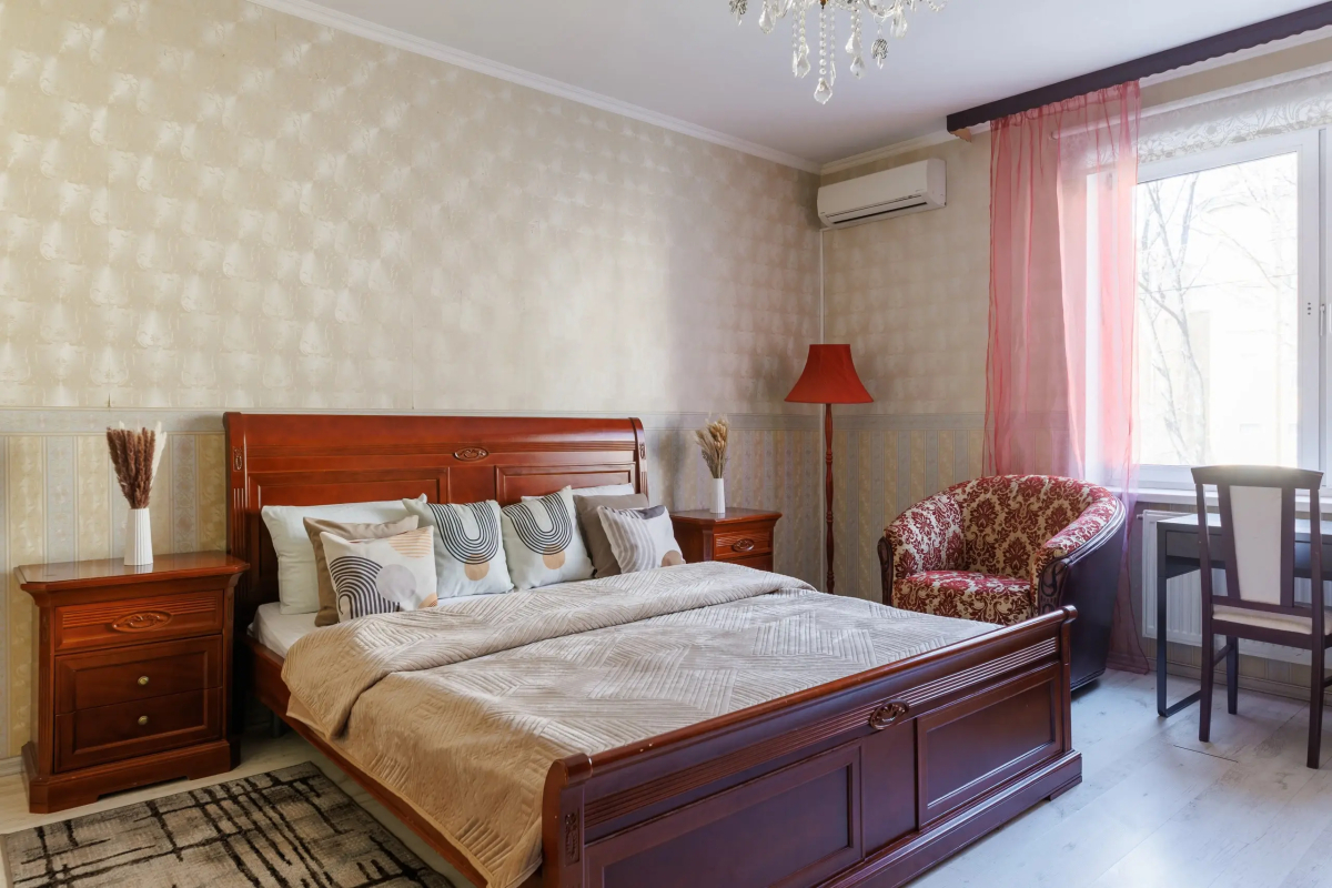 Апартаменты с 3 спальнями на Моисеенко 5 - 8 человек