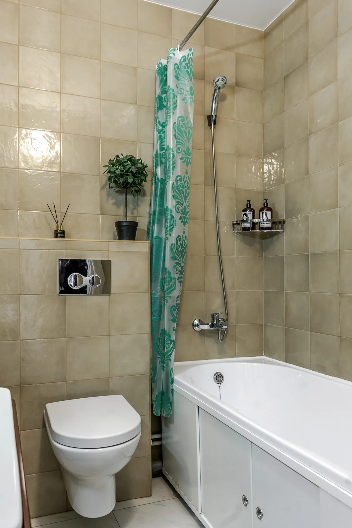 Апартаменты с балконом и красивым видом у метро