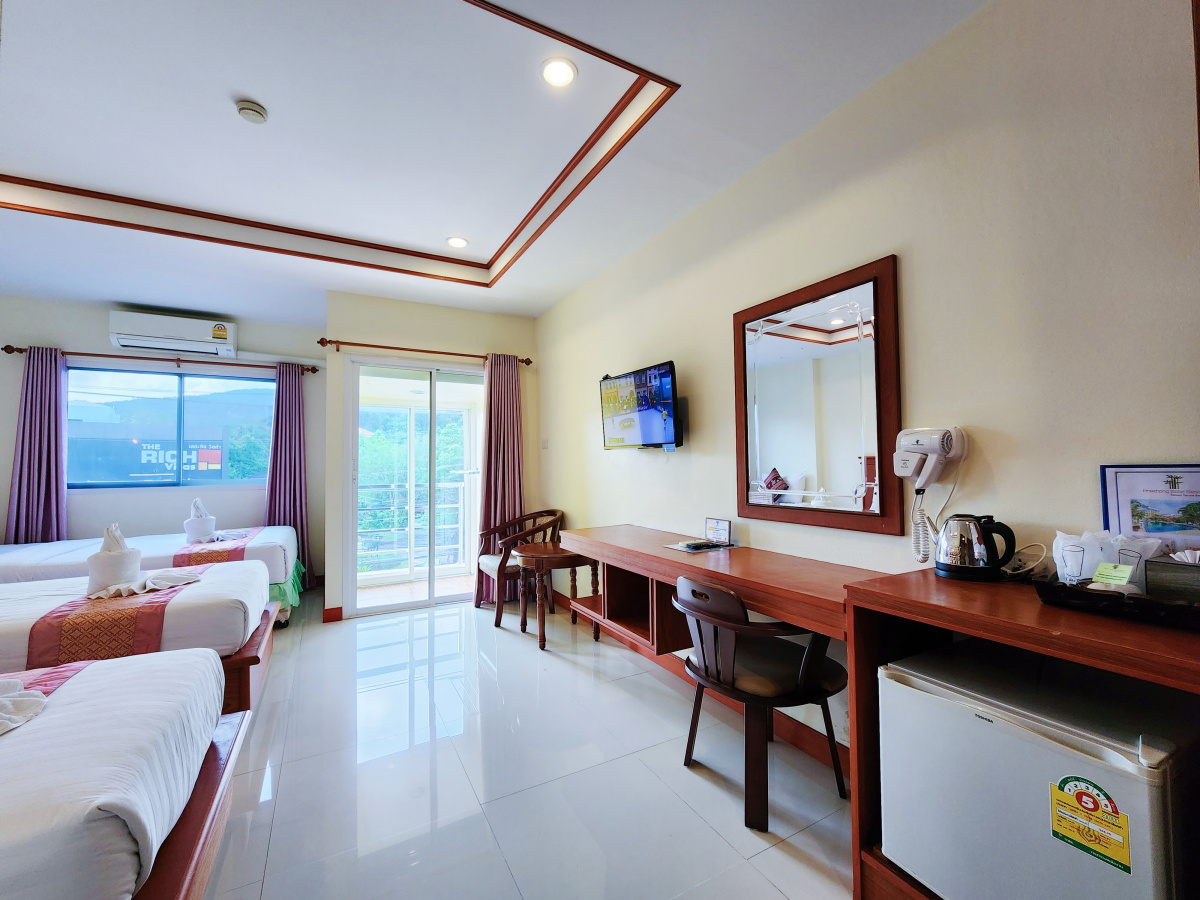 Курортный отель Phaithong Sotel Resort