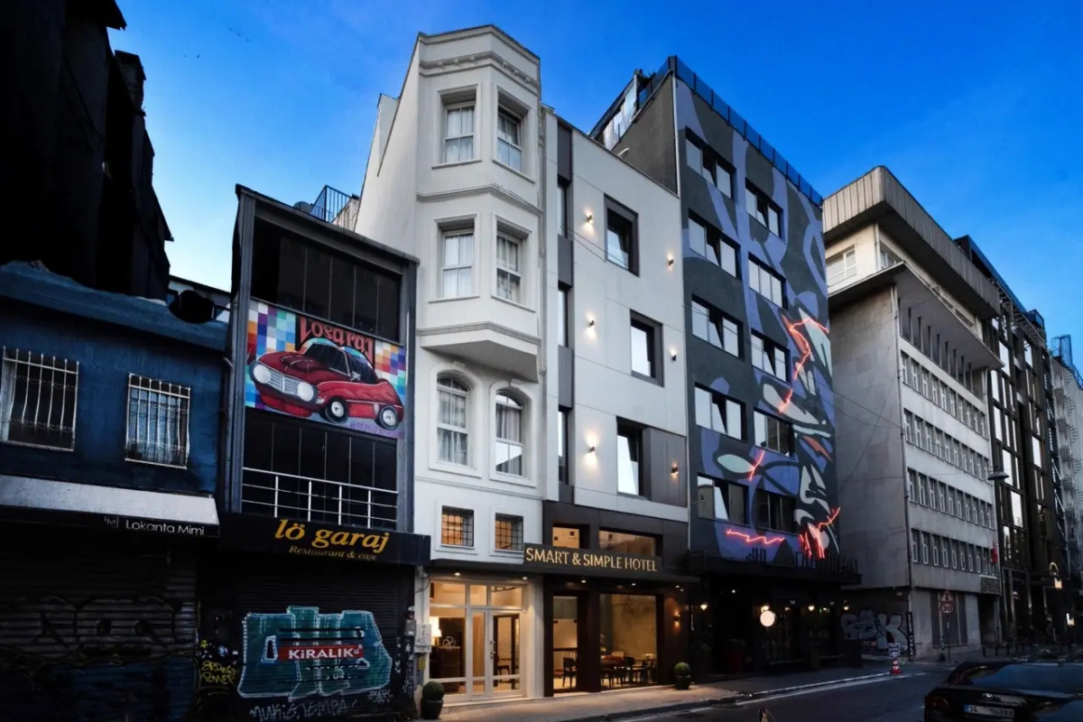 Smart and Simple Hotel Karakoy