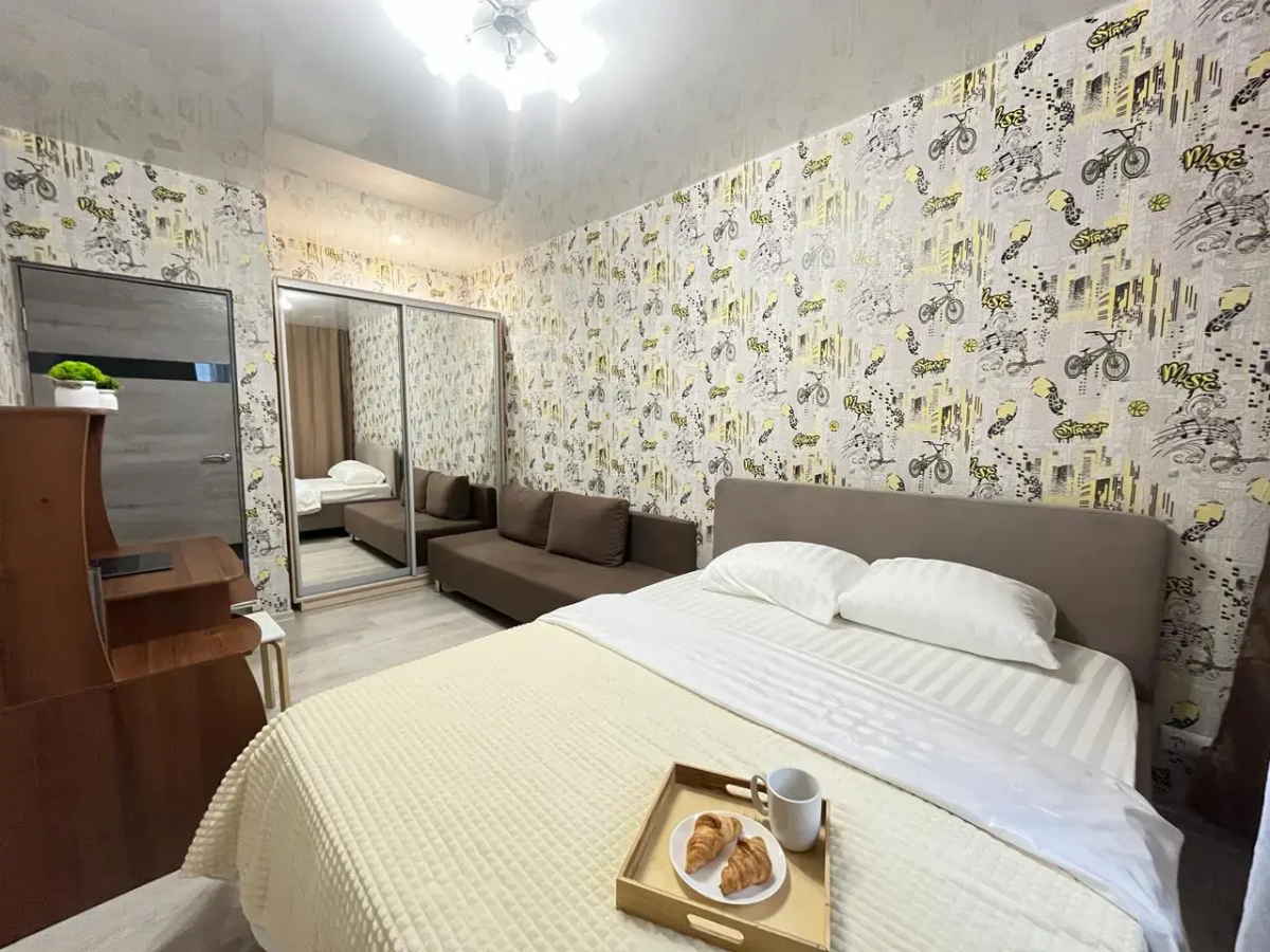 Апартаменты Уютные 3-комнатные на Июльских Днях 1к1